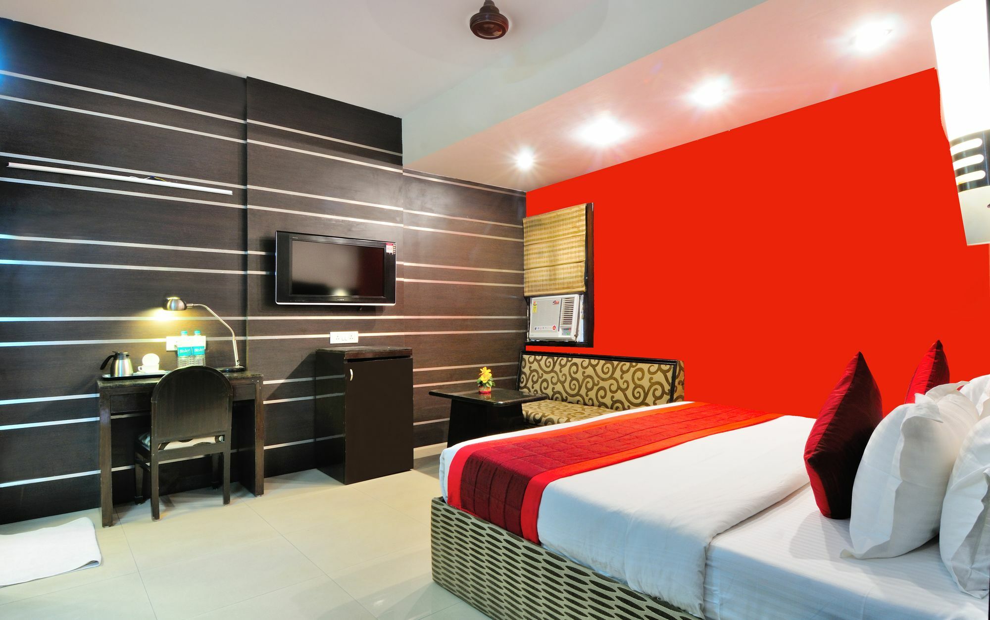 Oyo 13541 Otani Hotel Delhi  Ngoại thất bức ảnh