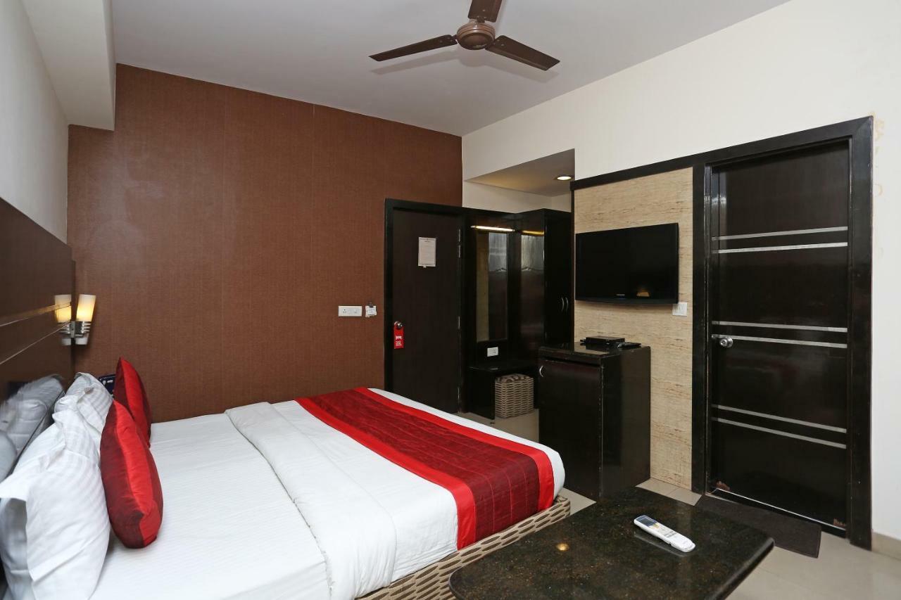 Oyo 13541 Otani Hotel Delhi  Ngoại thất bức ảnh